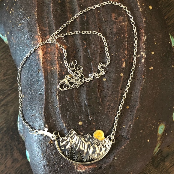 Winter Mountain Sunset Medallion Silver Tone Necklace - Picture 6 of 8